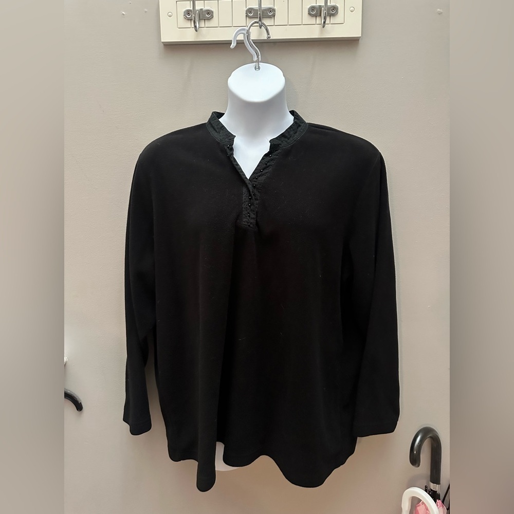 Denim & Co Black Fleece 2X Plain Long Sleeve V Neck - Picture 1 of 4